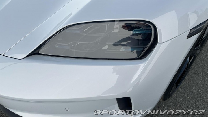 Porsche Taycan 4S 2024