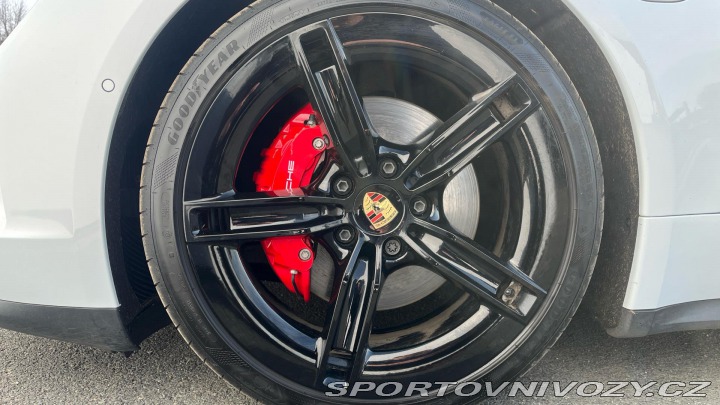 Porsche Taycan 4S 2024