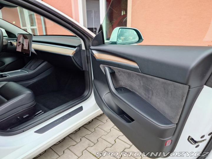 Tesla Model 3 Long Range Dual Motor 366 2021