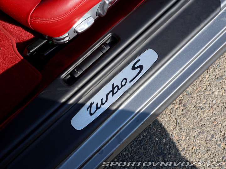 Porsche 911 3,8 TURBO S 2010