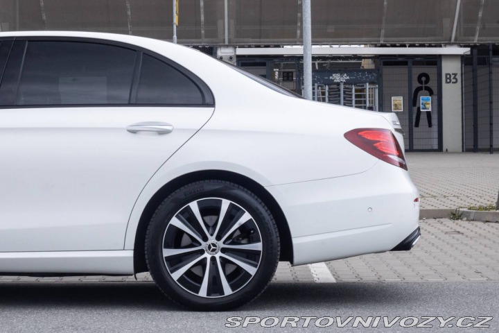 Mercedes-Benz E 300 de Plug-in hybrid A/ 2019