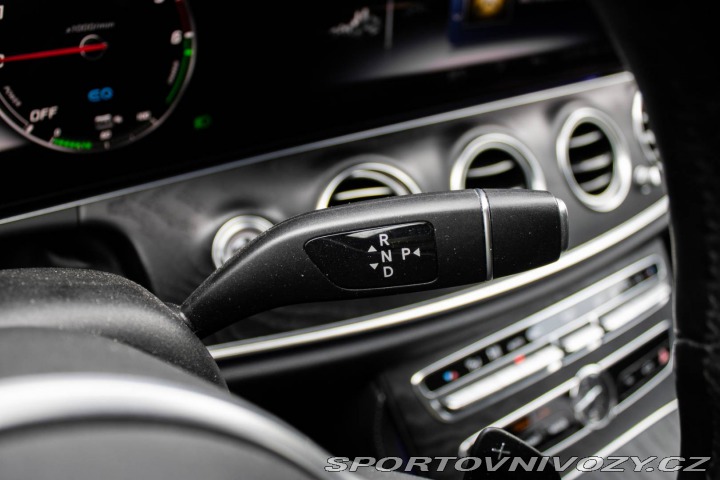 Mercedes-Benz E 300 de Plug-in hybrid A/ 2019