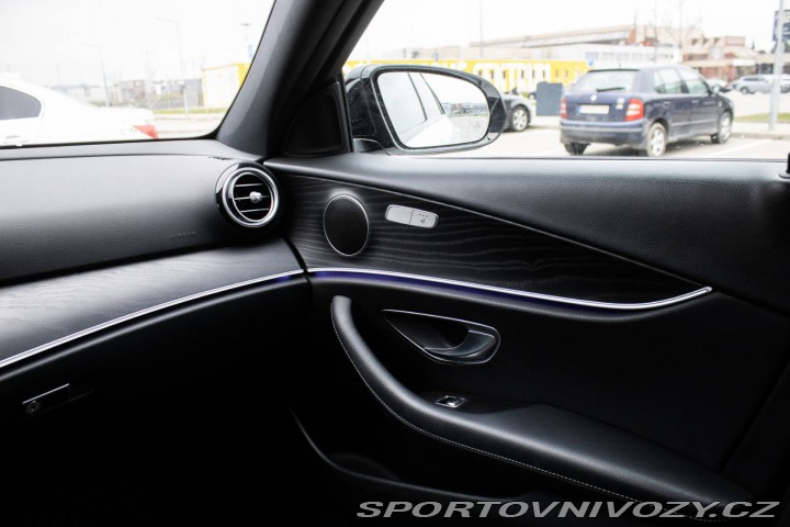 Mercedes-Benz E 300 de Plug-in hybrid A/ 2019