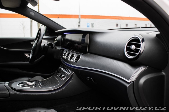 Mercedes-Benz E 300 de Plug-in hybrid A/ 2019