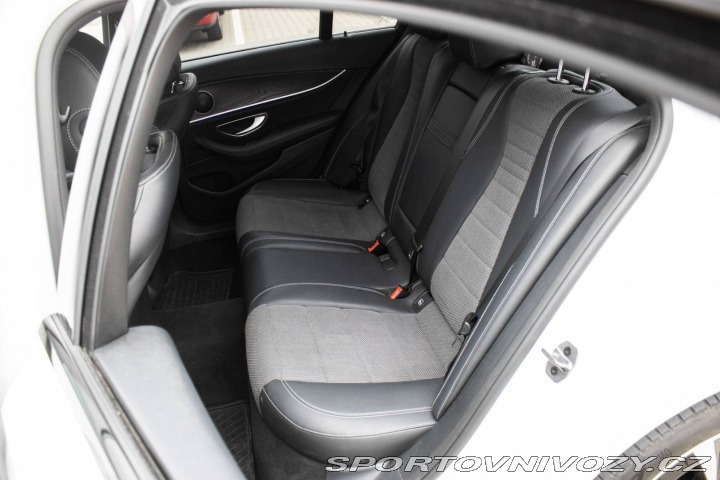 Mercedes-Benz E 300 de Plug-in hybrid A/ 2019