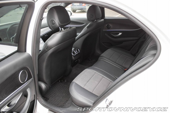 Mercedes-Benz E 300 de Plug-in hybrid A/ 2019