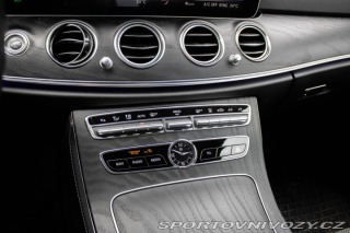 Mercedes-Benz E 300 de Plug-in hybrid A/ 2019