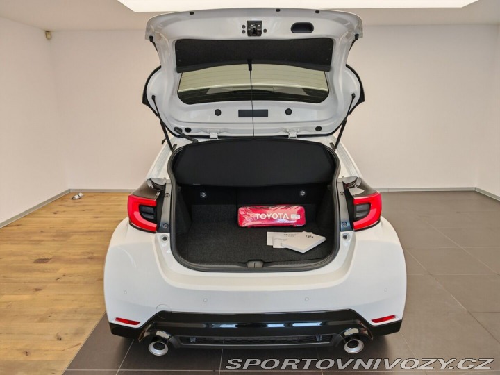 Toyota Yaris GR 1.6 turbo GR AT Dynami 2025