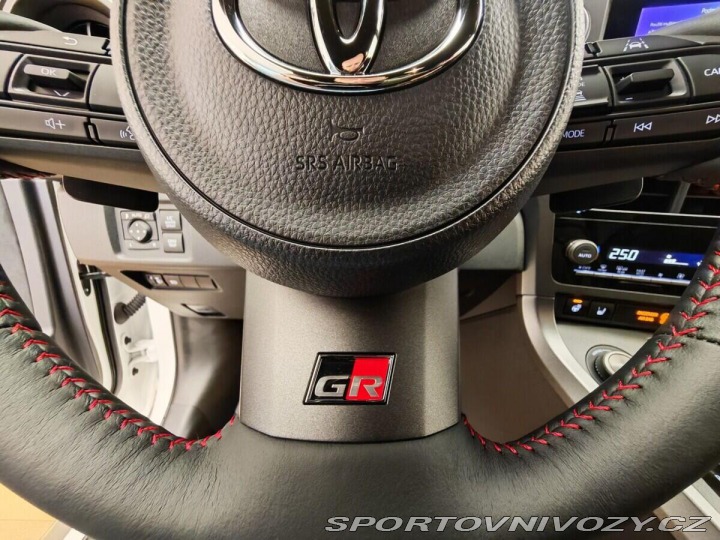 Toyota Yaris GR 1.6 turbo GR AT Dynami 2025