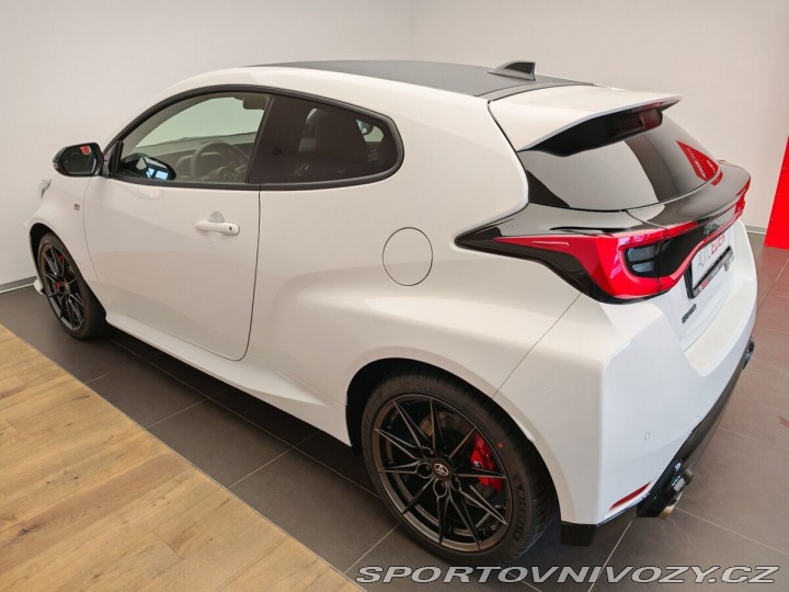 Toyota Yaris GR 1.6 turbo GR AT Dynami 2025