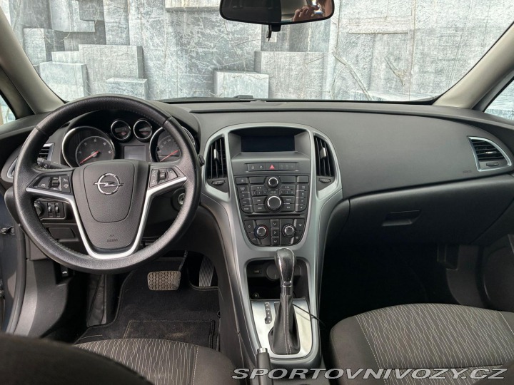 Opel Astra 2.0DCTi, 121KW, AUTOMAT 2013