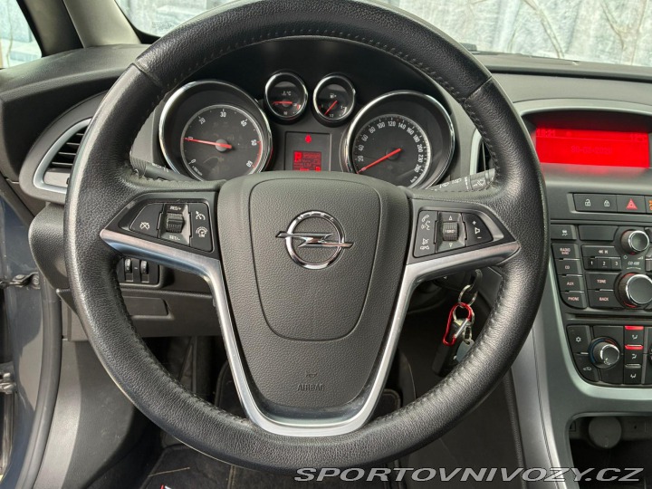 Opel Astra 2.0DCTi, 121KW, AUTOMAT 2013