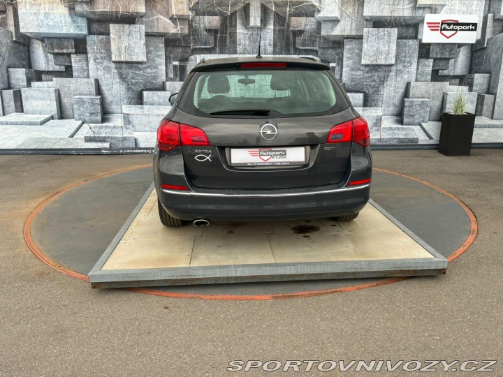 Opel Astra 2.0DCTi, 121KW, AUTOMAT 2013