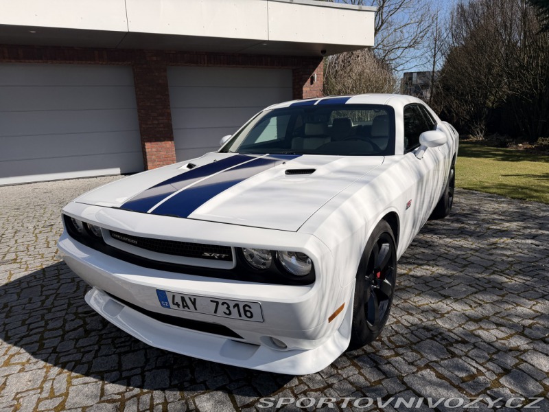 Dodge Challenger SRT8 392 6.4 V8 HEMI