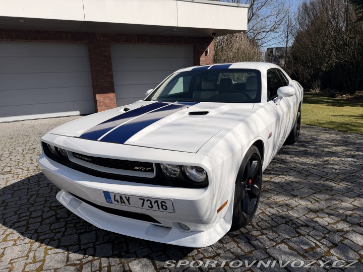 Dodge Challenger SRT8 392 6.4 V8 HEMI 2011