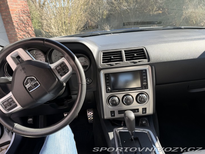 Dodge Challenger SRT8 392 6.4 V8 HEMI 2011