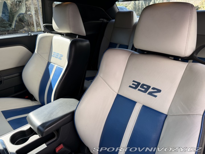 Dodge Challenger Dodge challenger srt8 392 2011