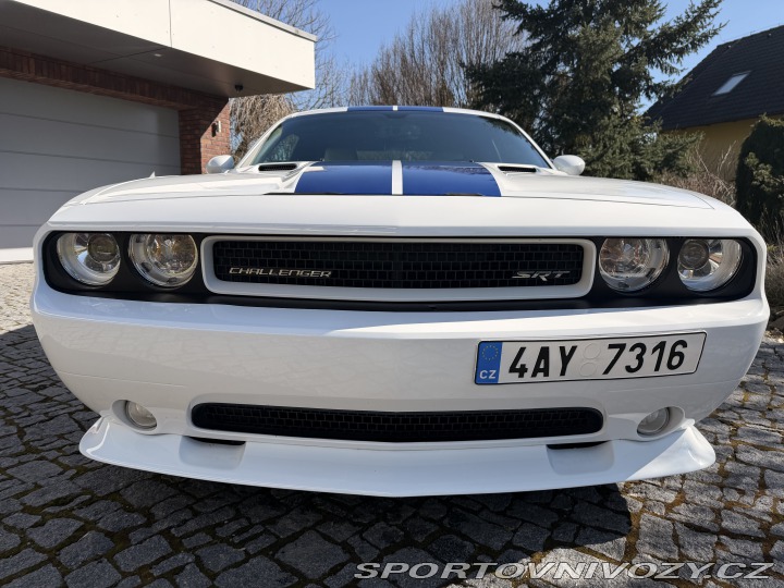 Dodge Challenger SRT8 392 6.4 V8 HEMI 2011