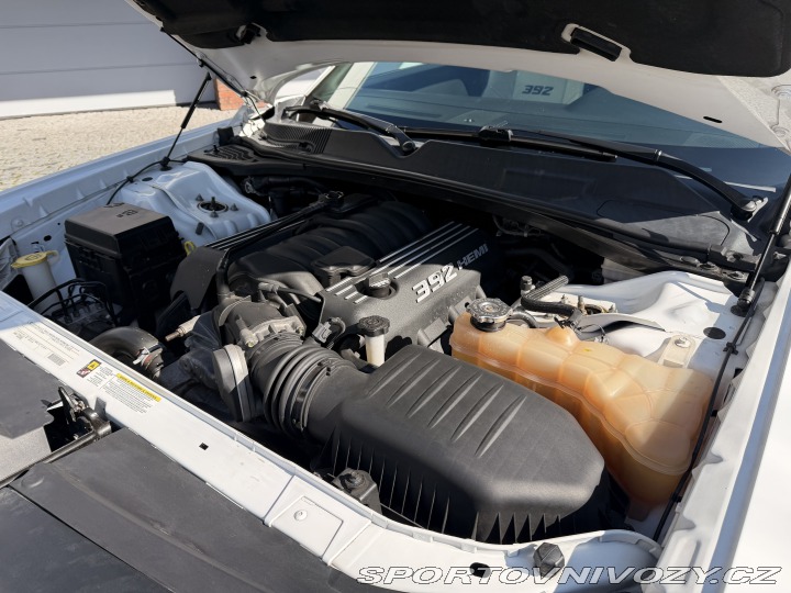 Dodge Challenger SRT8 392 6.4 V8 HEMI 2011