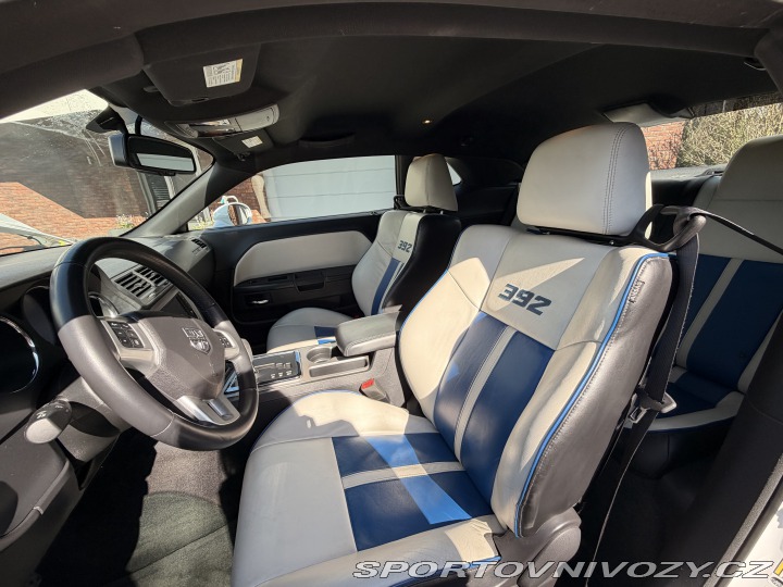 Dodge Challenger Dodge challenger srt8 392 2011