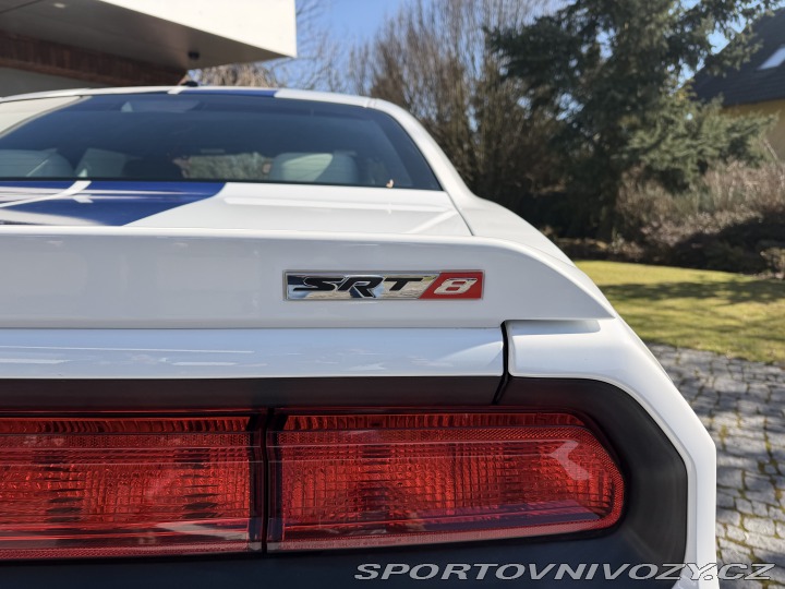 Dodge Challenger Dodge challenger srt8 392 2011