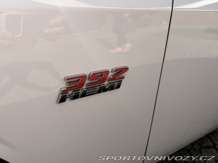 Dodge Challenger Dodge challenger srt8 392 2011