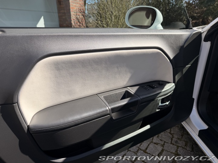 Dodge Challenger SRT8 392 6.4 V8 HEMI 2011