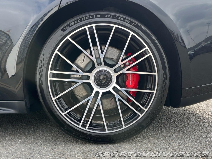 Porsche Panamera Turbo E-Hybrid 2025