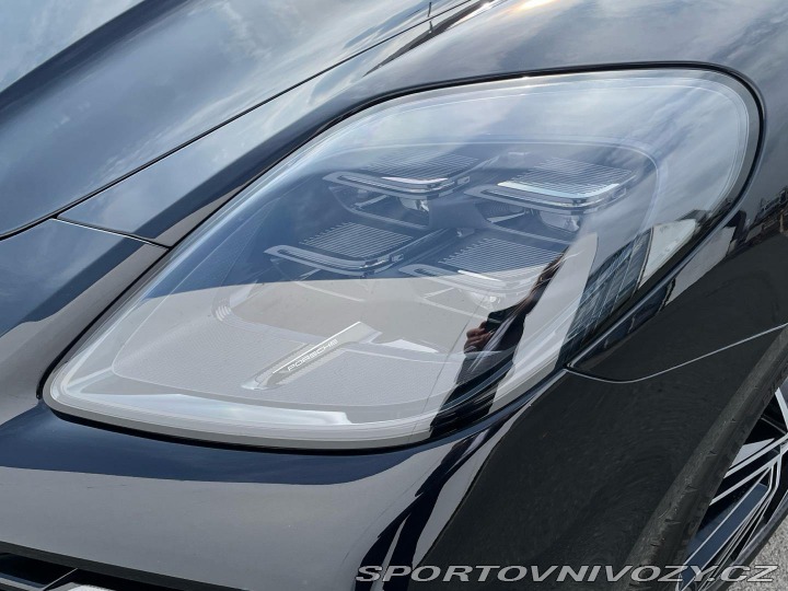 Porsche Panamera Turbo E-Hybrid 2025