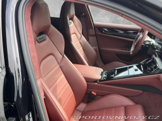 Porsche Panamera Turbo E-Hybrid 2025