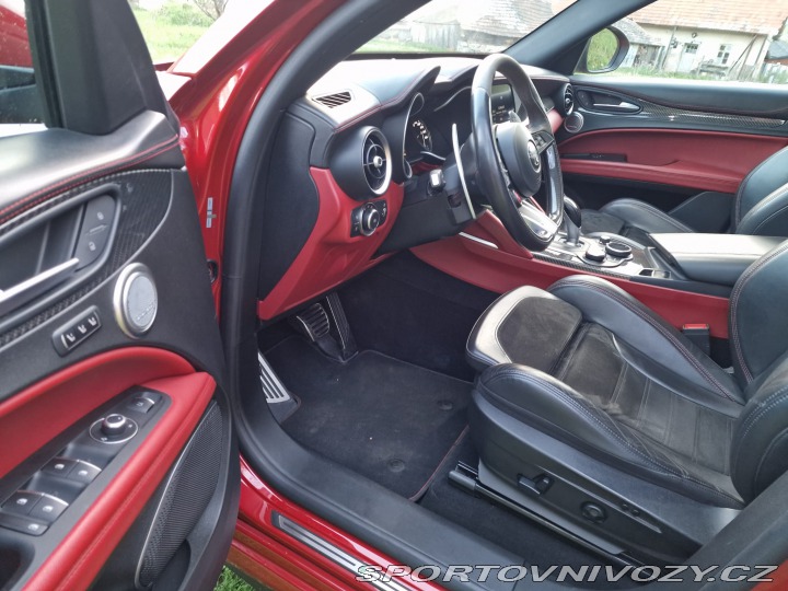 Alfa Romeo Stelvio Quadrifoglio 2019