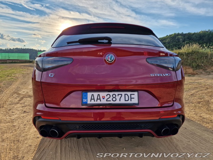 Alfa Romeo Stelvio Quadrifoglio 2019