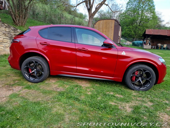 Alfa Romeo Stelvio Quadrifoglio 2019