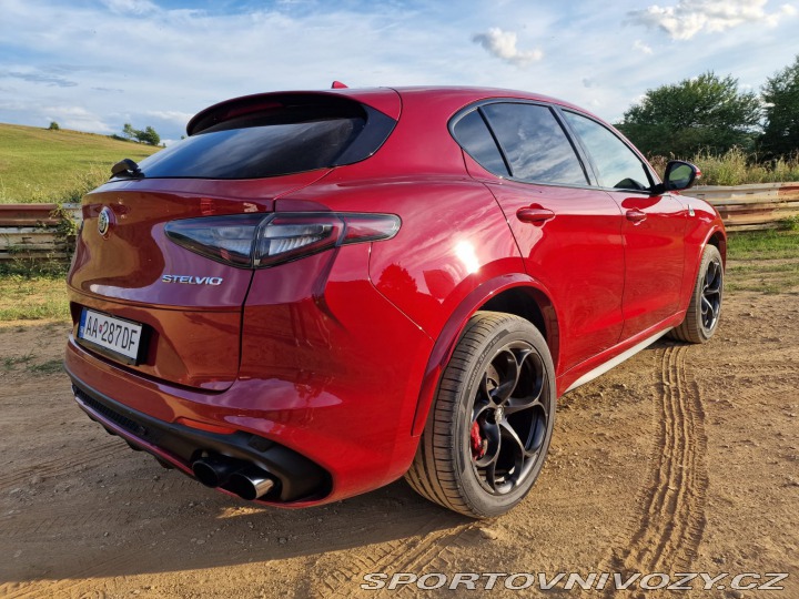 Alfa Romeo Stelvio Quadrifoglio 2019