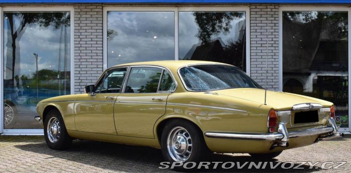 Ostatní značky Ostatní modely Daimler Double Six 5.3 V12 1975