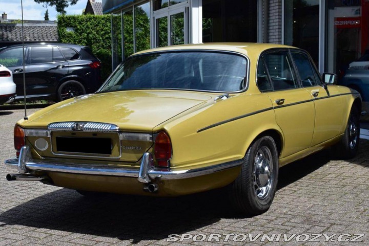 Ostatní značky Ostatní modely Daimler Double Six 5.3 V12 1975