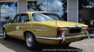 Ostatní značky Ostatní modely Daimler Double Six 5.3 V12 1975