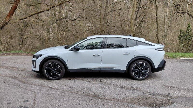 Peugeot Ostatní modely 408 1,2   PureTech EAT8, 31 0