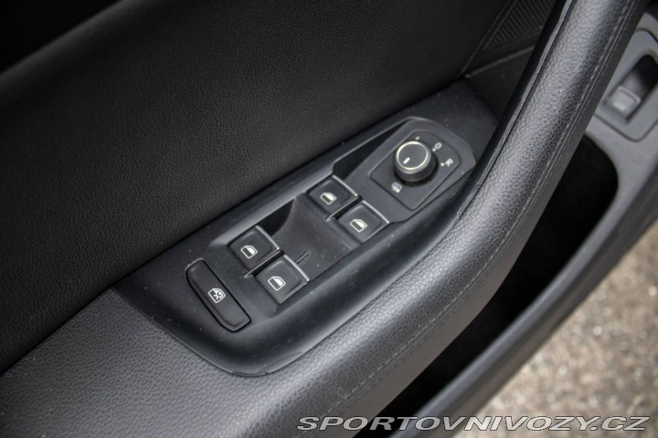 Volkswagen Ostatní modely Passat Variant Variant  2.0 Highline 4Mo 2015