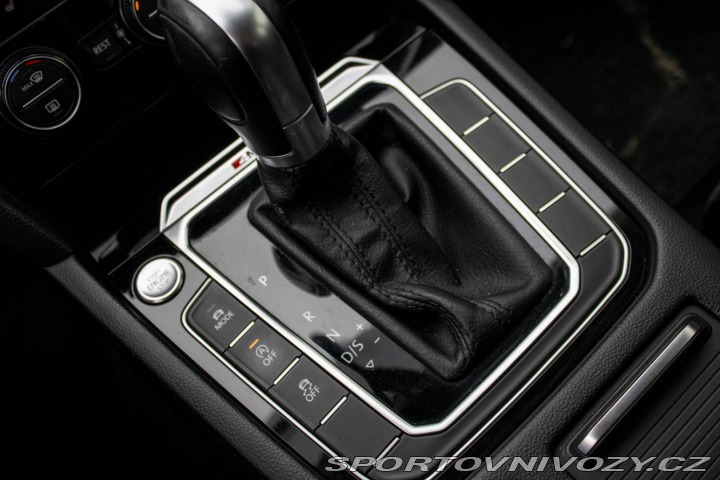 Volkswagen Ostatní modely Passat Variant Variant  2.0 Highline 4Mo 2015