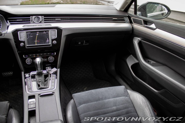 Volkswagen Ostatní modely Passat Variant Variant  2.0 Highline 4Mo 2015