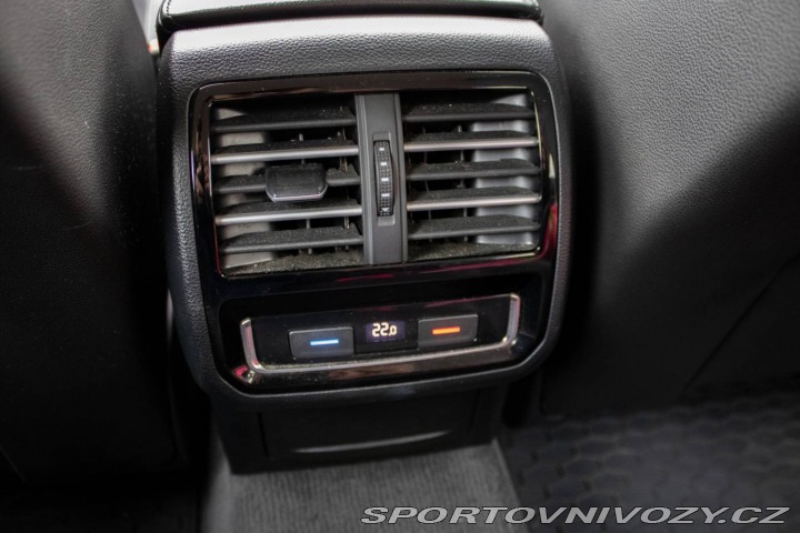 Volkswagen Ostatní modely Passat Variant Variant  2.0 Highline 4Mo 2015