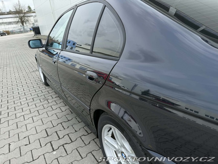 BMW 5 BMW E39 525i 6 válec 2001