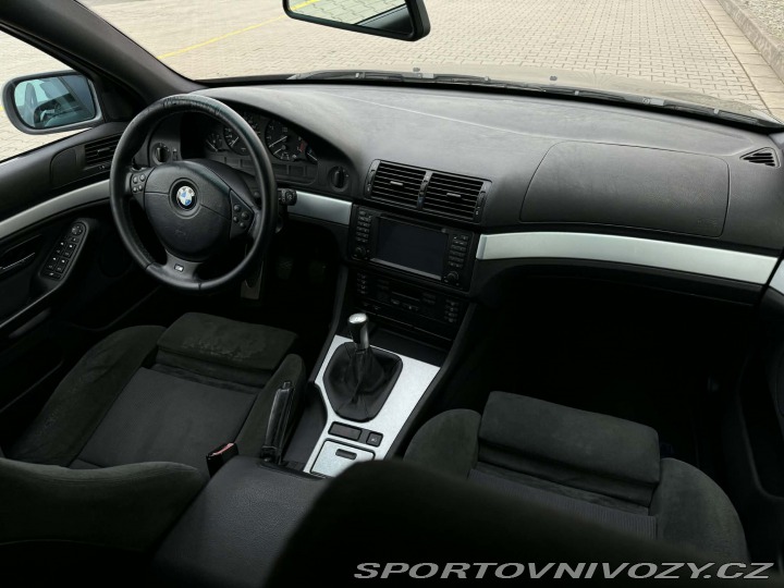 BMW 5 BMW E39 525i 6 válec 2001