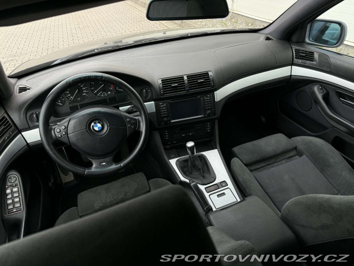 BMW 5 BMW E39 525i 6 válec 2001