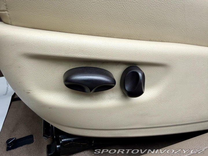 Jaguar X-Type 3,0 V6 Kombi AWD REZERVAC 2005