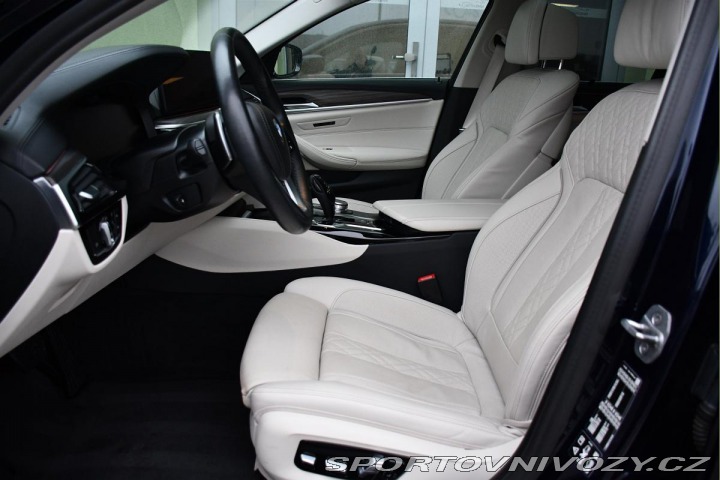 BMW 5 540i xD LUXURY HUD REZERV 2022