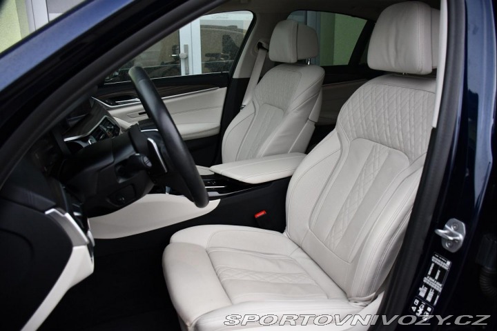 BMW 5 540i xD LUXURY HUD REZERV 2022