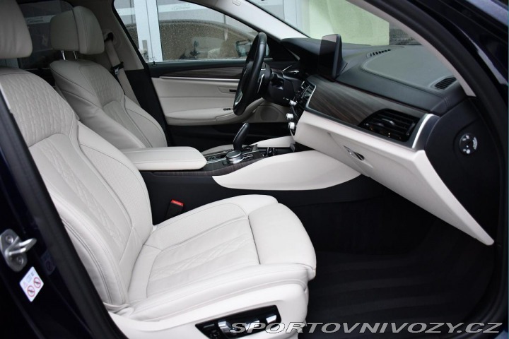 BMW 5 540i xD LUXURY HUD REZERV 2022