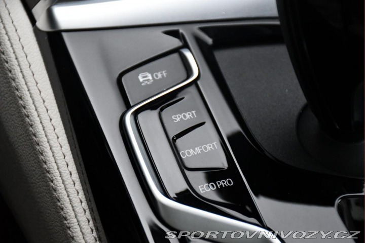BMW 5 540i xD LUXURY HUD REZERV 2022